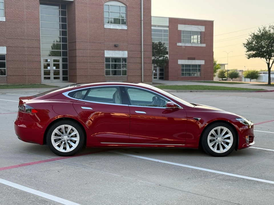 2017 Tesla Model S - Image 10 of 31
