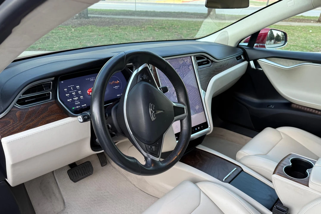 2017 Tesla Model S - Image 27 of 31