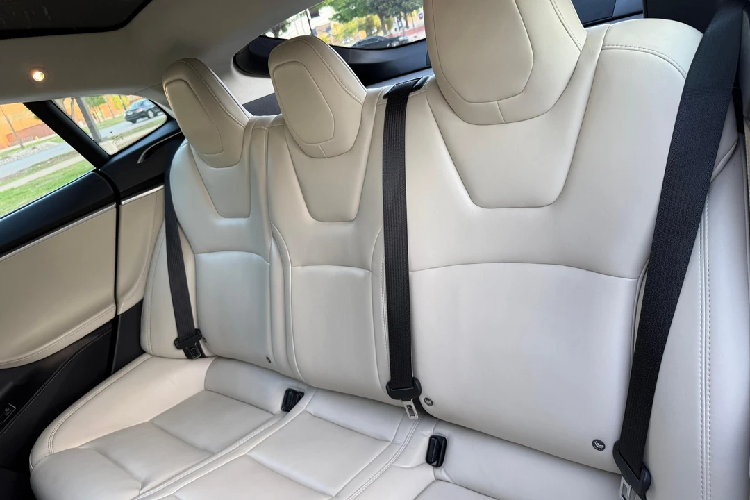 2017 Tesla Model S - Image 29 of 31