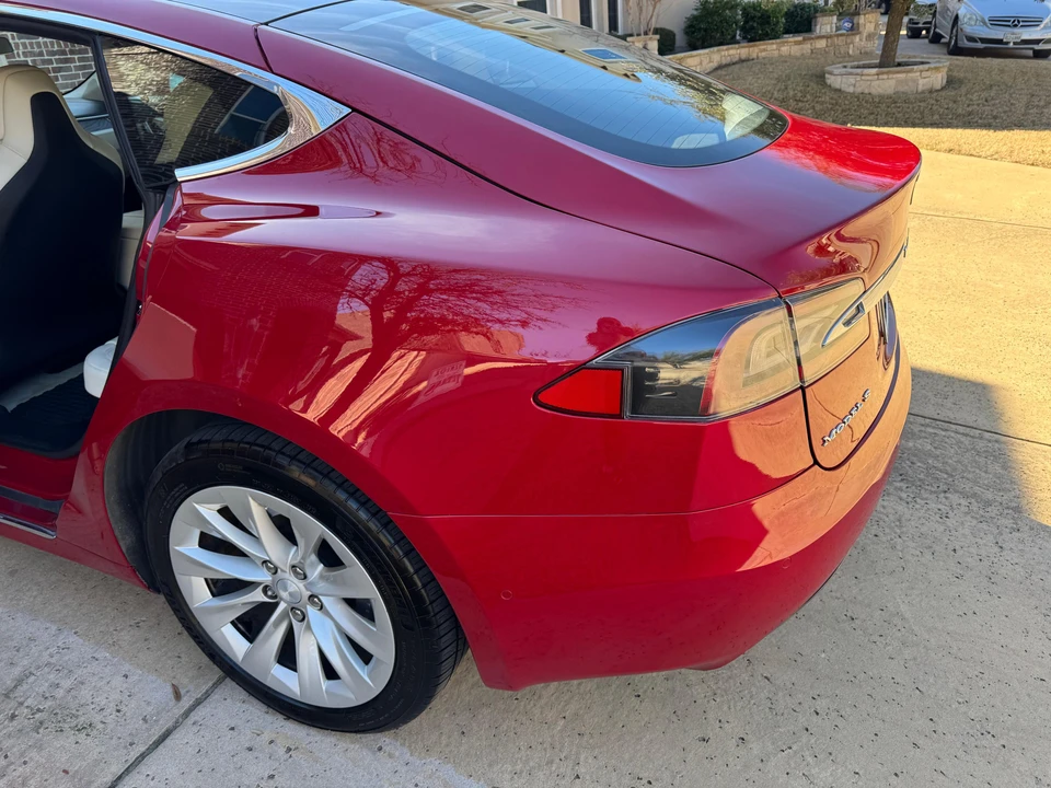 2017 Tesla Model S - Image 13 of 31
