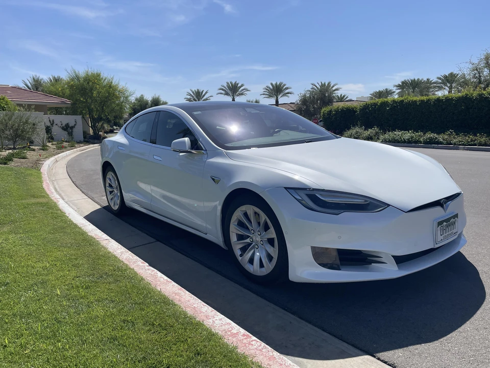 2017 Tesla Model S - Image 14 of 31