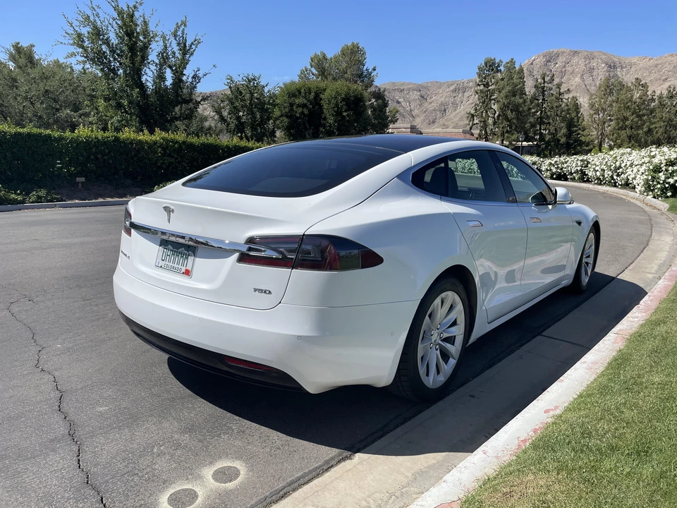 2017 Tesla Model S - Image 13 of 31