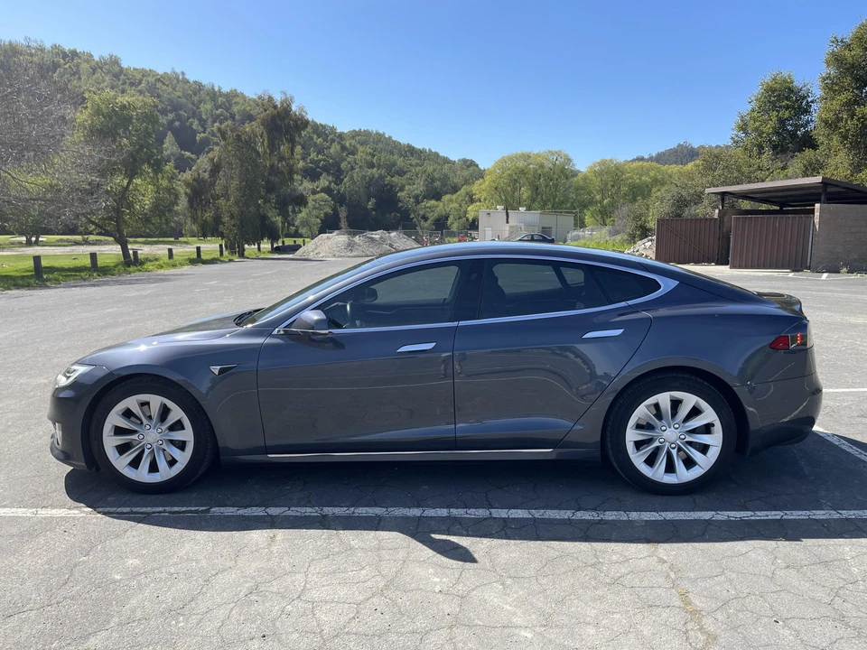 2017 Tesla Model S - Image 13 of 31