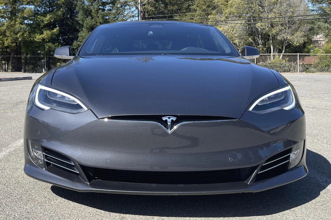 2017 Tesla Model S - Image 2 of 31