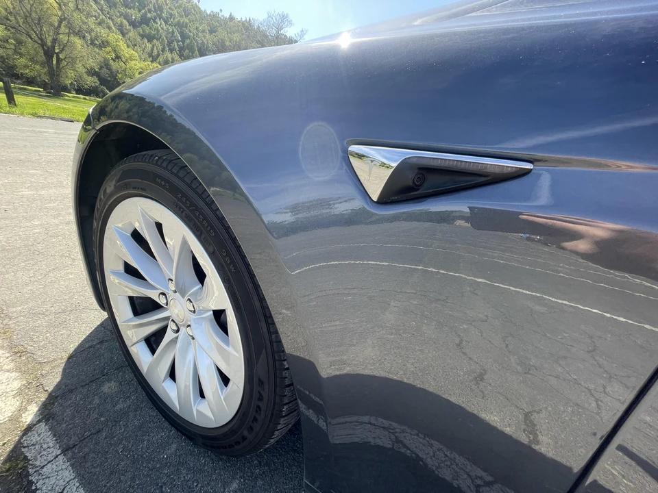 2017 Tesla Model S - Image 28 of 31