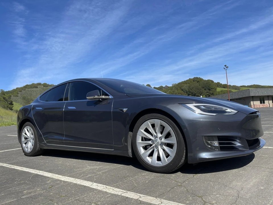 2017 Tesla Model S - Image 21 of 31
