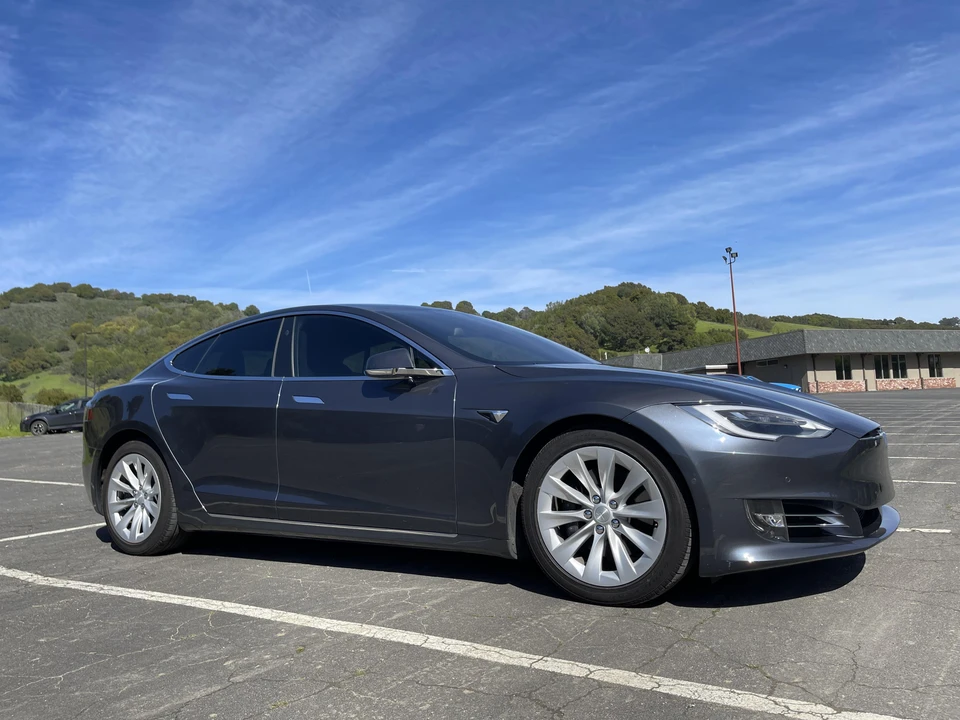 2017 Tesla Model S - Image 20 of 31