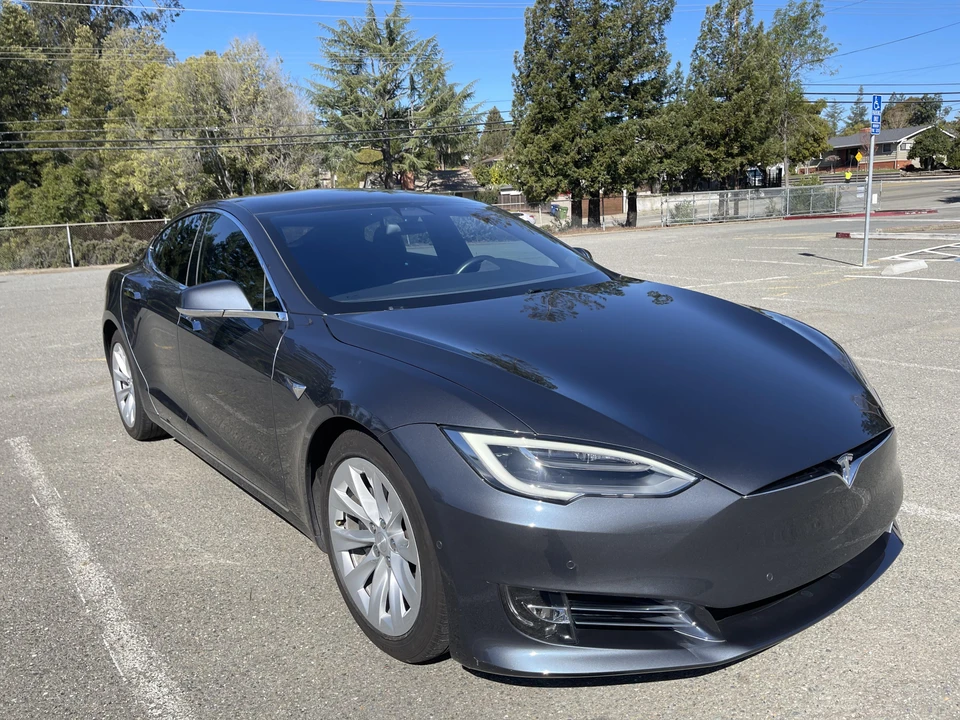 2017 Tesla Model S - Image 22 of 31