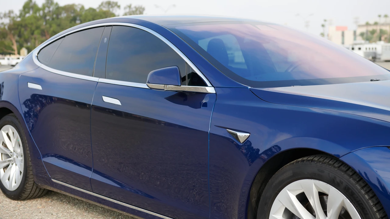 2017 Tesla Model S - Image 19 of 31
