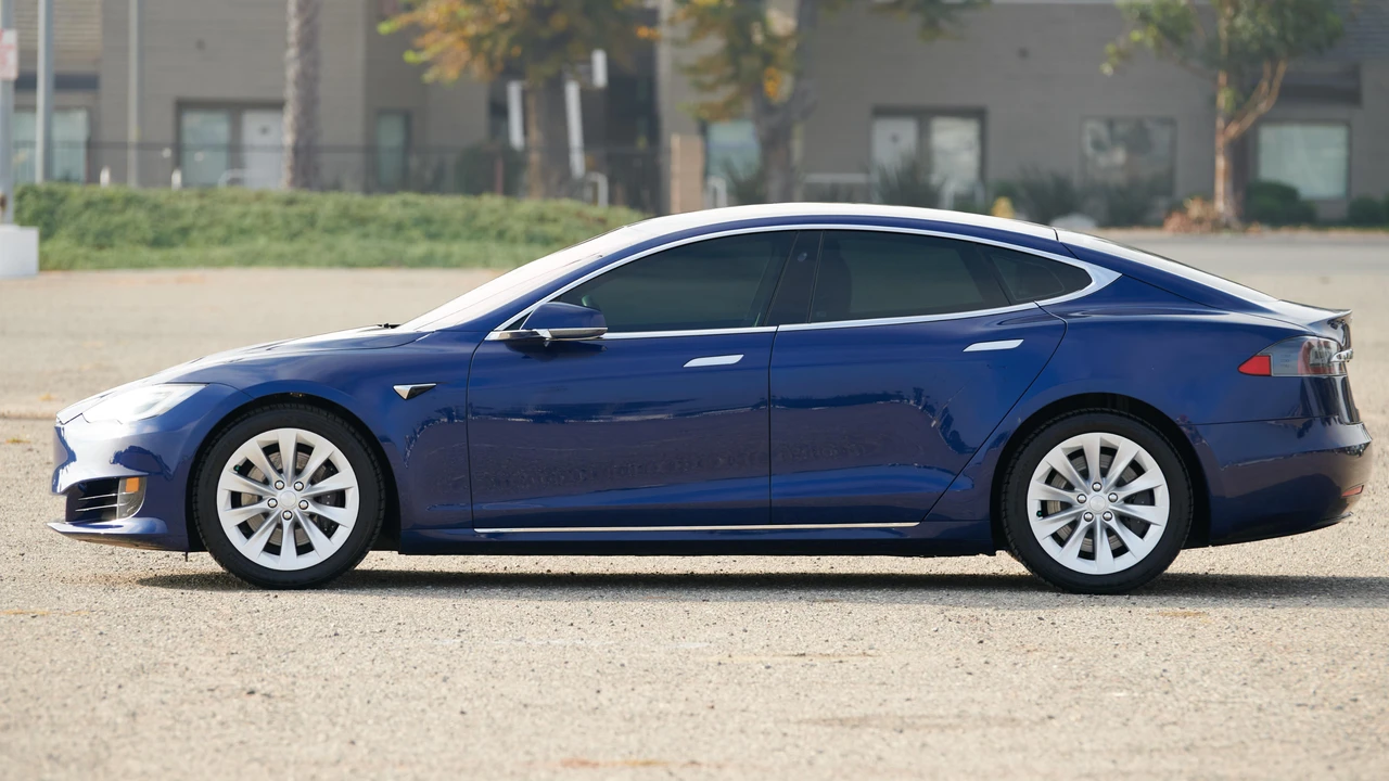 2017 Tesla Model S - Image 7 of 31