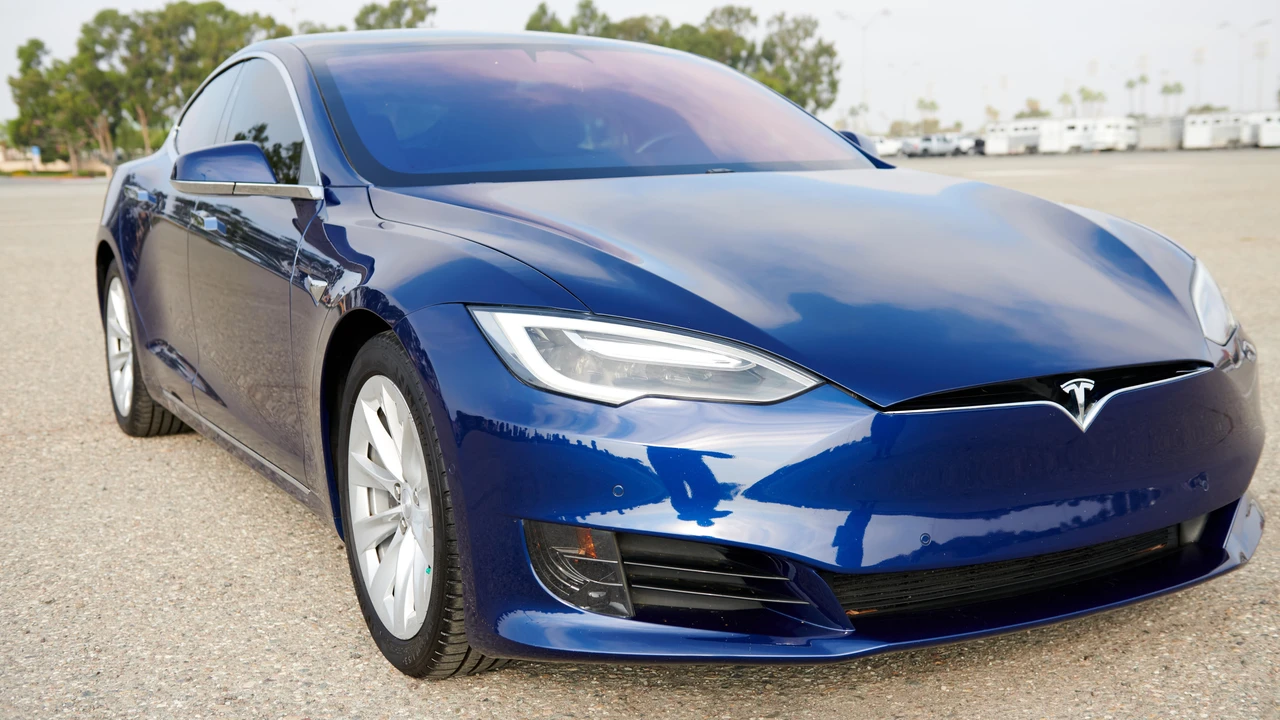 2017 Tesla Model S - Image 17 of 31