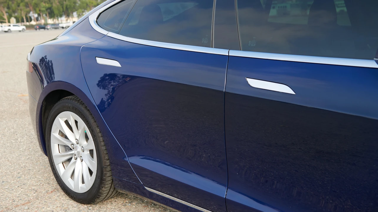 2017 Tesla Model S - Image 20 of 31