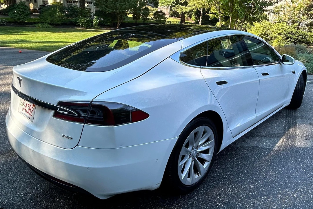 2017 Tesla Model S - Image 4 of 31