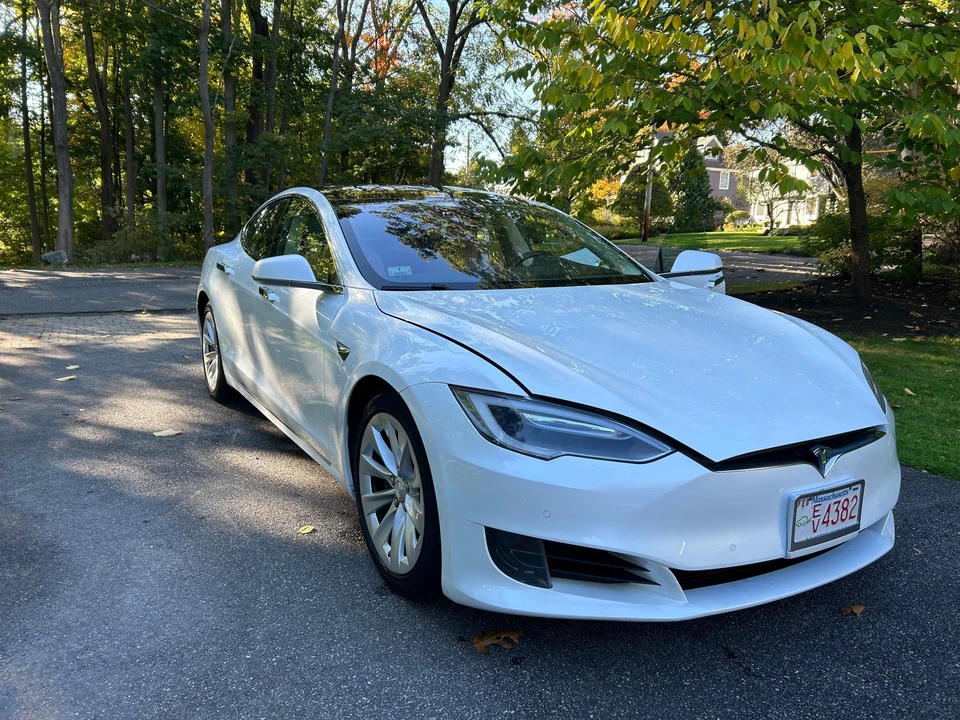 2017 Tesla Model S - Image 20 of 31