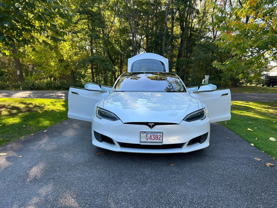 2017 Tesla Model S - Image 22 of 31