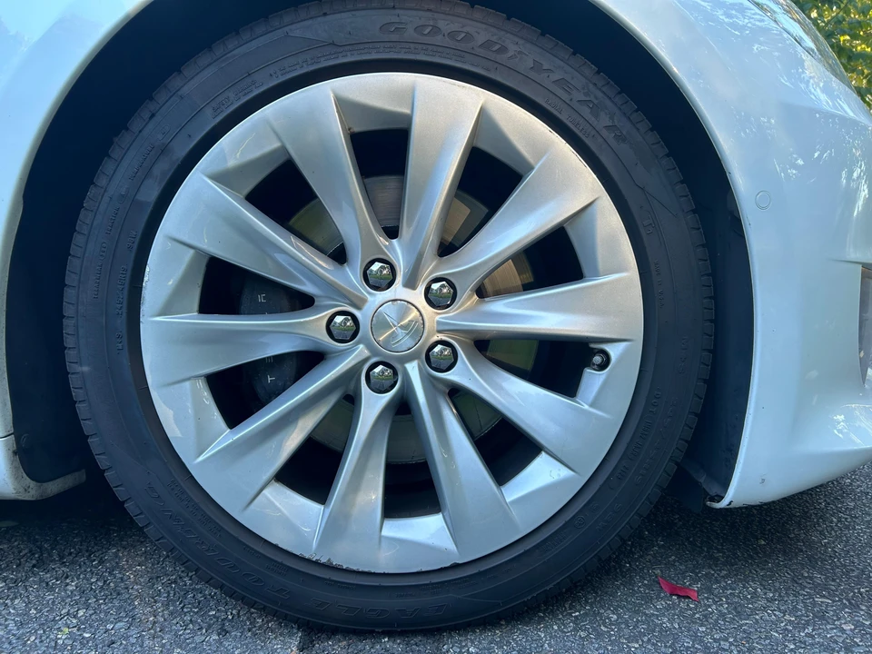 2017 Tesla Model S - Image 30 of 31