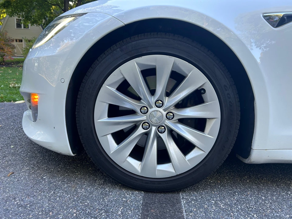 2017 Tesla Model S - Image 27 of 31