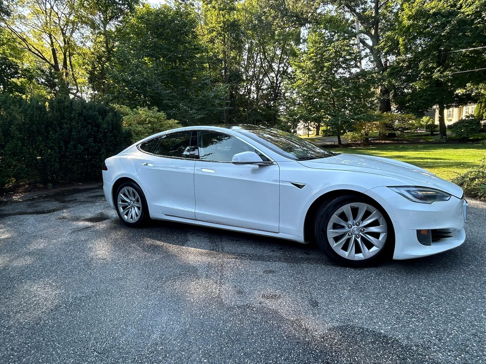 2017 Tesla Model S - Image 17 of 31