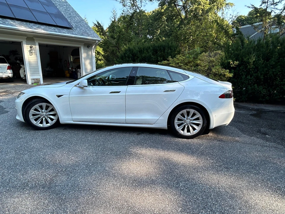 2017 Tesla Model S - Image 9 of 31