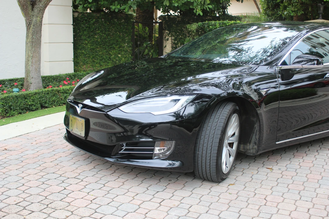 2017 Tesla Model S - Image 18 of 31