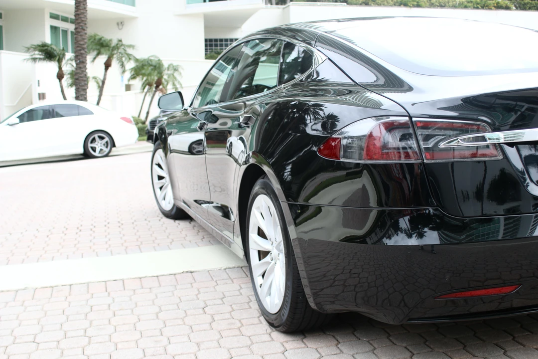 2017 Tesla Model S - Image 13 of 31
