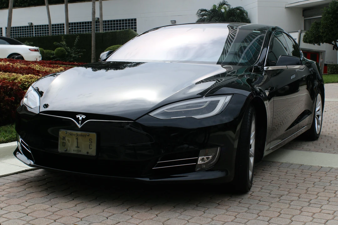 2017 Tesla Model S - Image 8 of 31