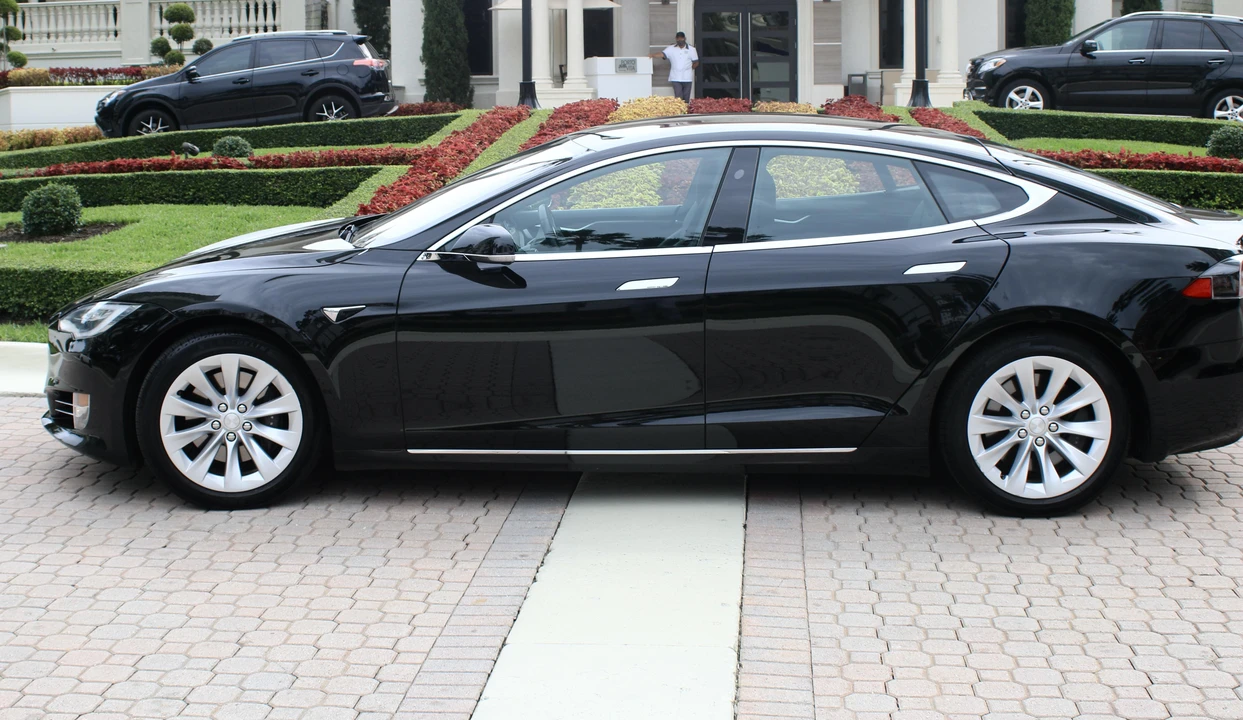 2017 Tesla Model S - Image 9 of 31