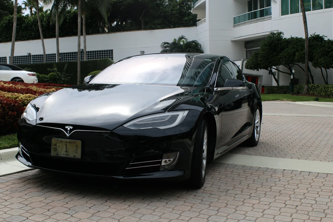 2017 Tesla Model S - Image 7 of 31