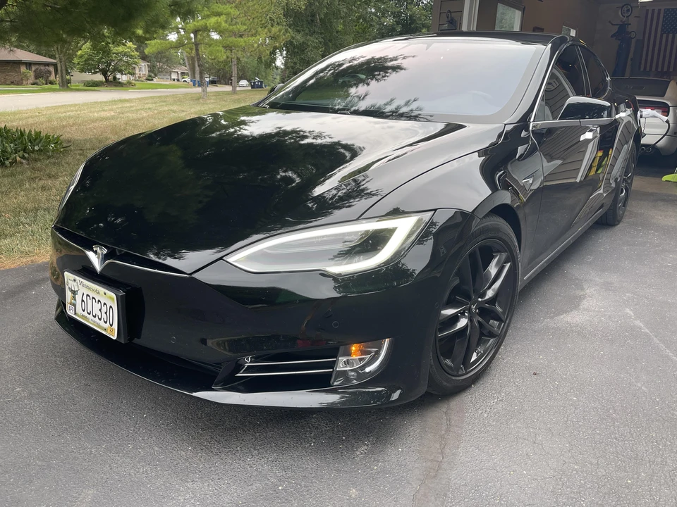 2017 Tesla Model S - Image 8 of 31