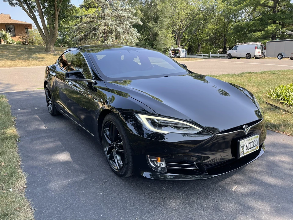 2017 Tesla Model S - Image 29 of 31