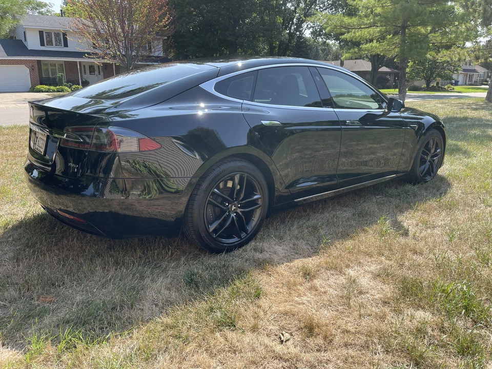 2017 Tesla Model S - Image 24 of 31