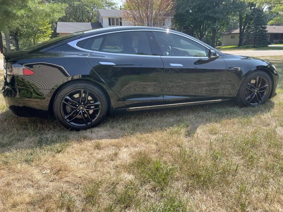2017 Tesla Model S - Image 25 of 31