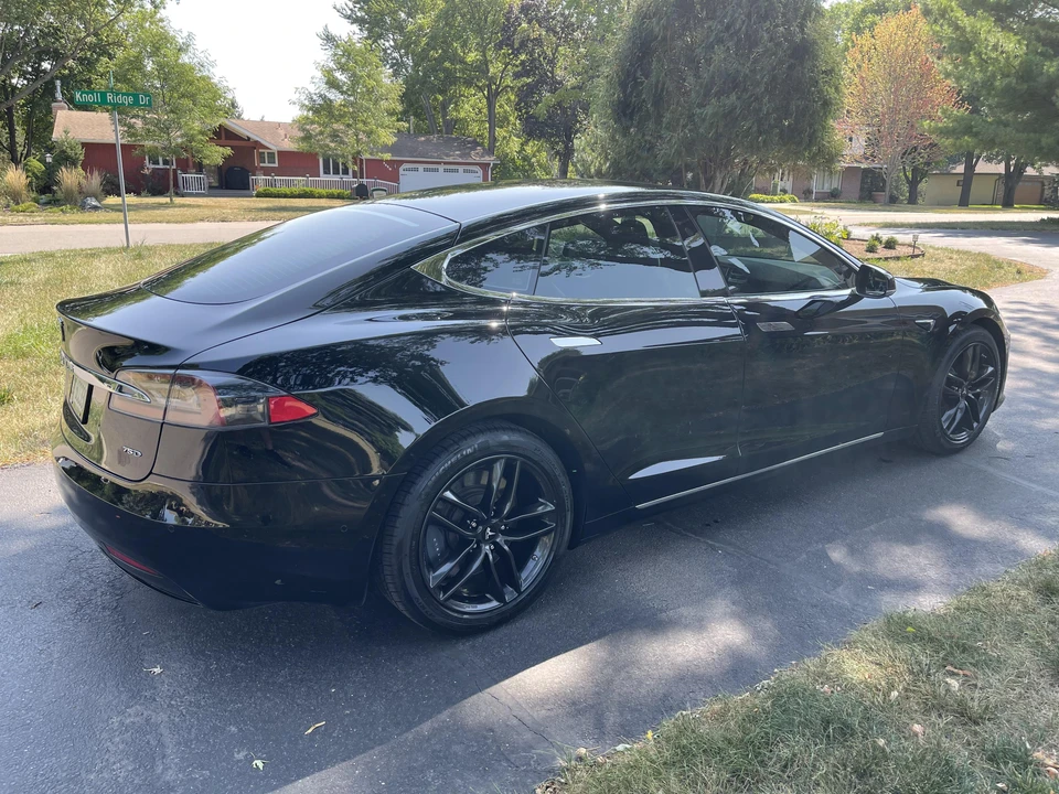 2017 Tesla Model S - Image 23 of 31