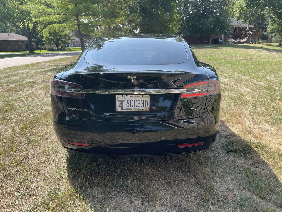 2017 Tesla Model S - Image 18 of 31