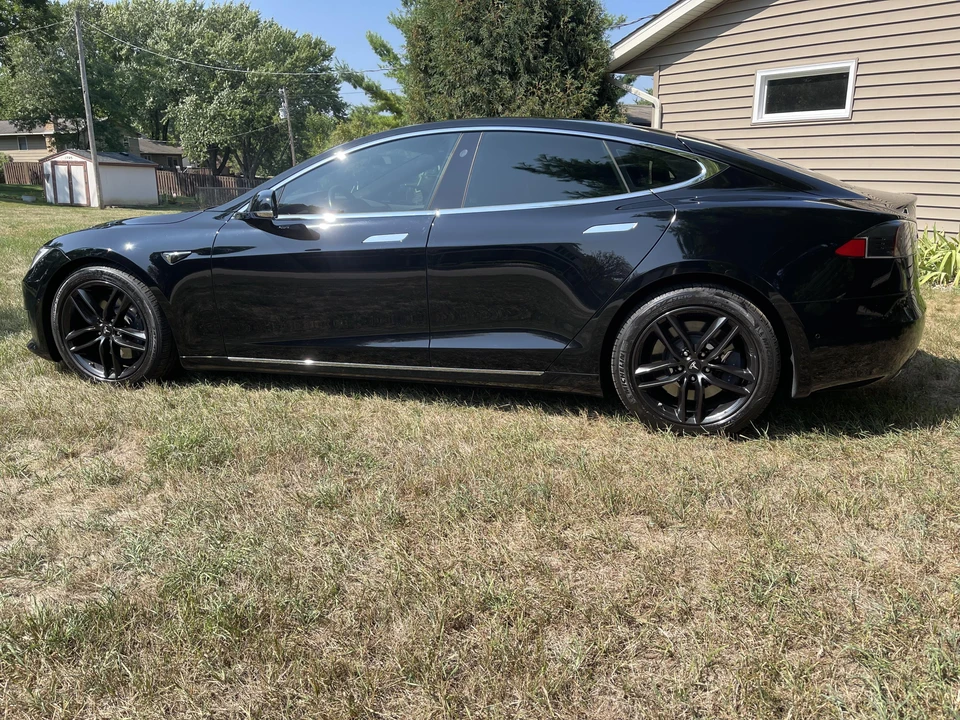 2017 Tesla Model S - Image 11 of 31