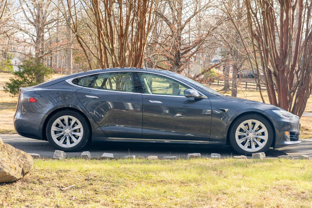 2017 Tesla Model S - Image 8 of 31