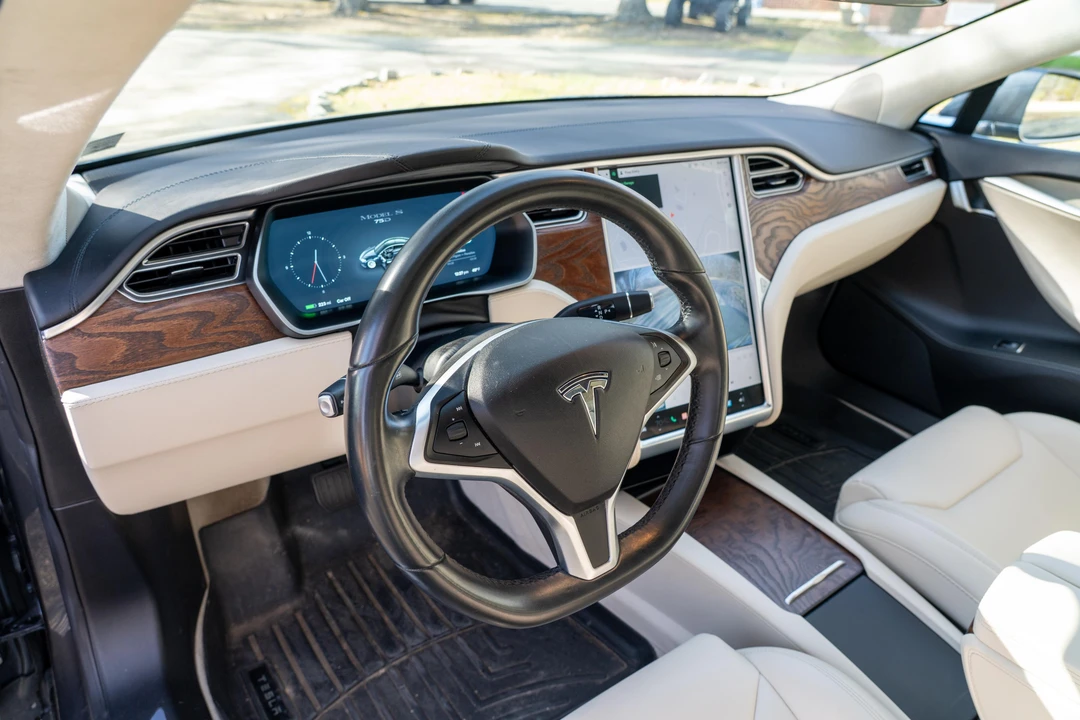 2017 Tesla Model S - Image 18 of 31