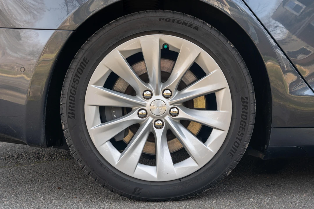 2017 Tesla Model S - Image 16 of 31