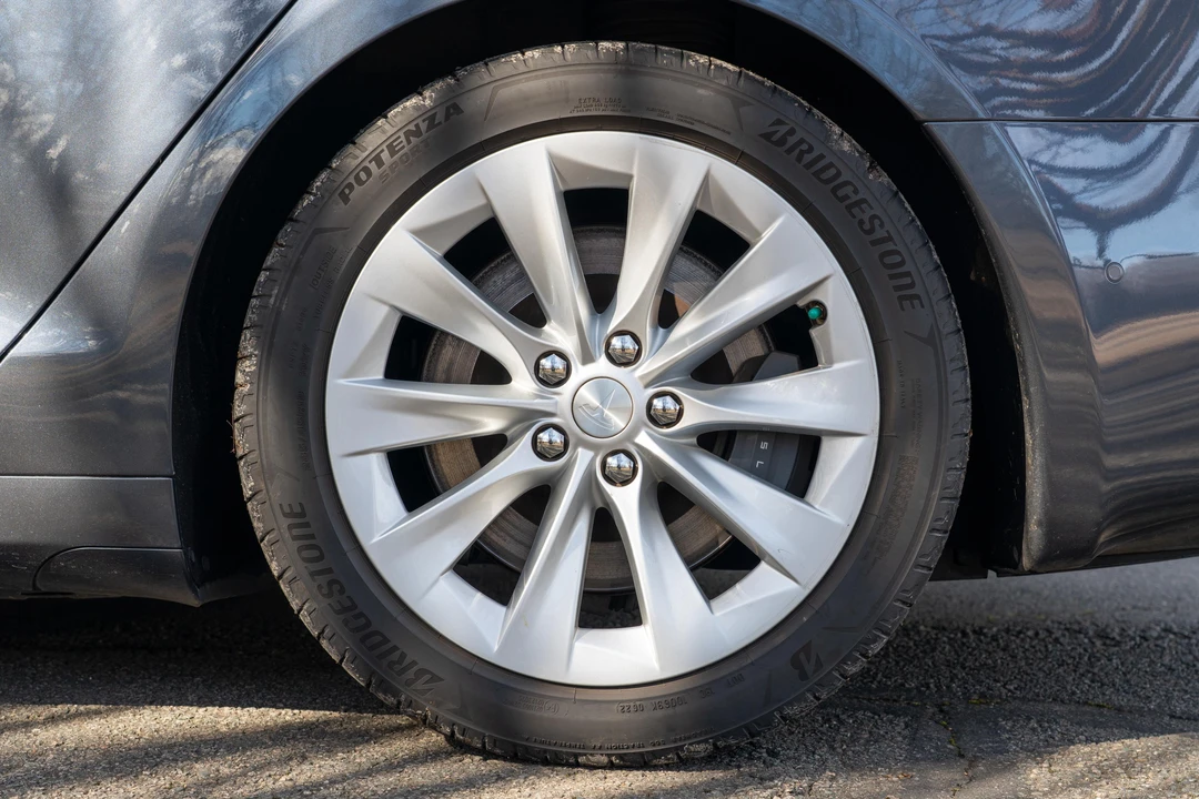 2017 Tesla Model S - Image 15 of 31