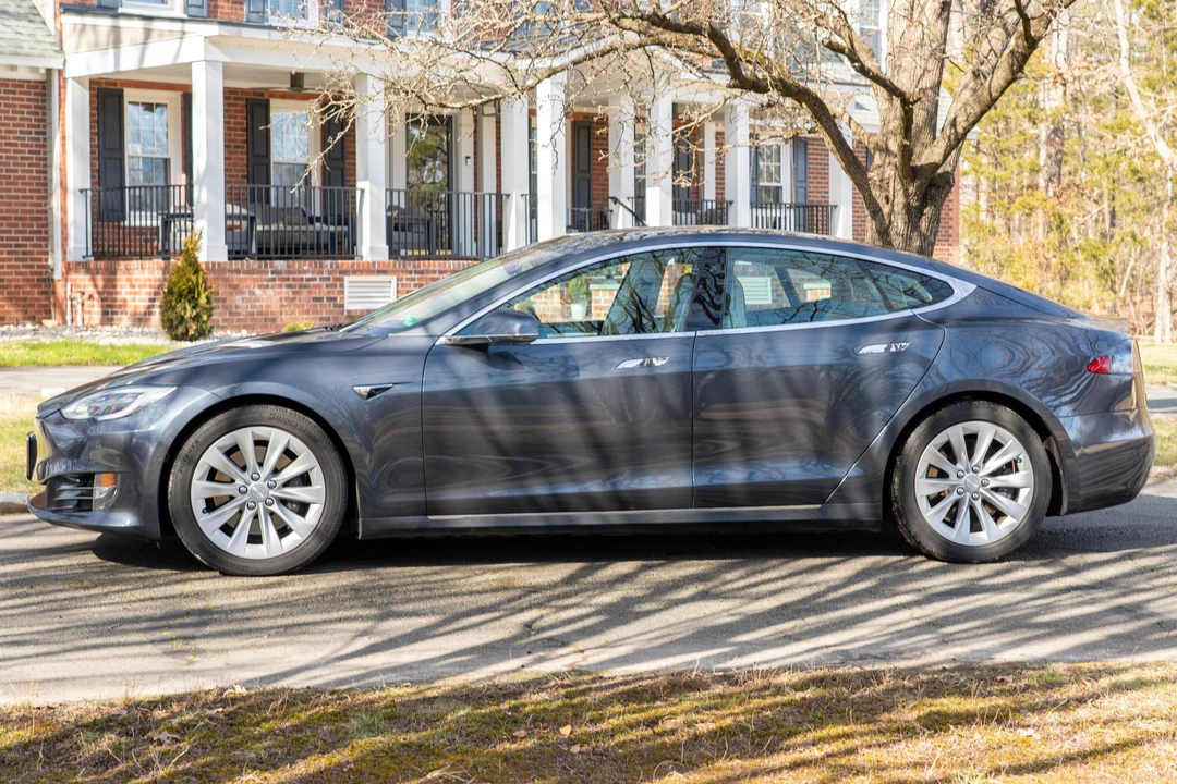 2017 Tesla Model S - Image 3 of 31