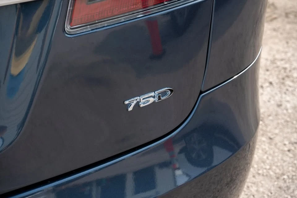 2017 Tesla Model S - Image 18 of 20