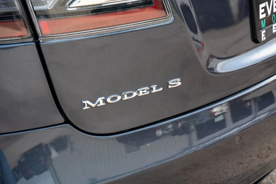 2017 Tesla Model S - Image 17 of 20