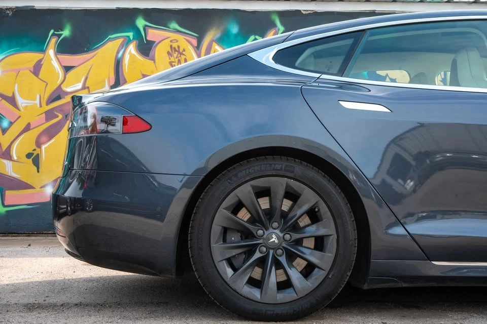 2017 Tesla Model S - Image 7 of 20