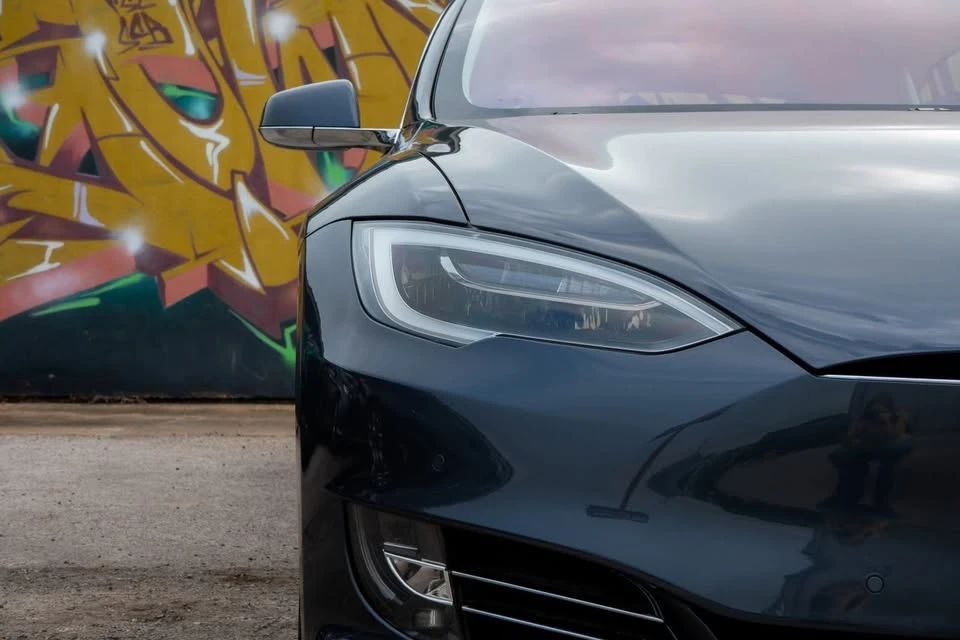 2017 Tesla Model S - Image 19 of 20