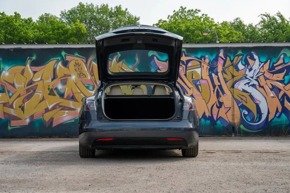 2017 Tesla Model S - Image 15 of 20