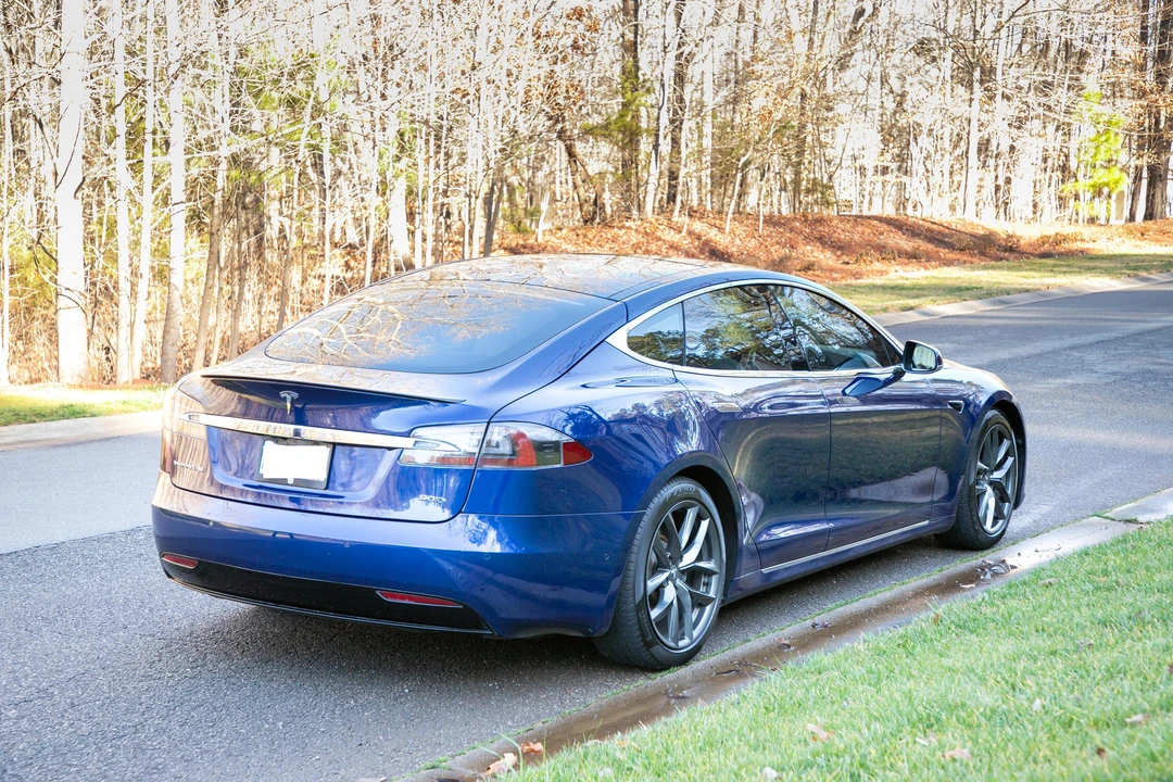 2017 Tesla Model S - Image 8 of 31