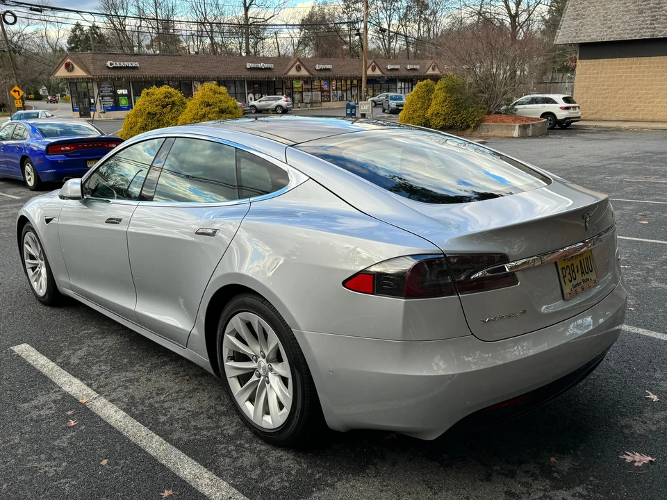 2017 Tesla Model S - Image 13 of 31