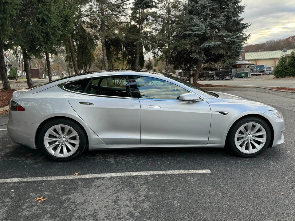 2017 Tesla Model S - Image 20 of 31