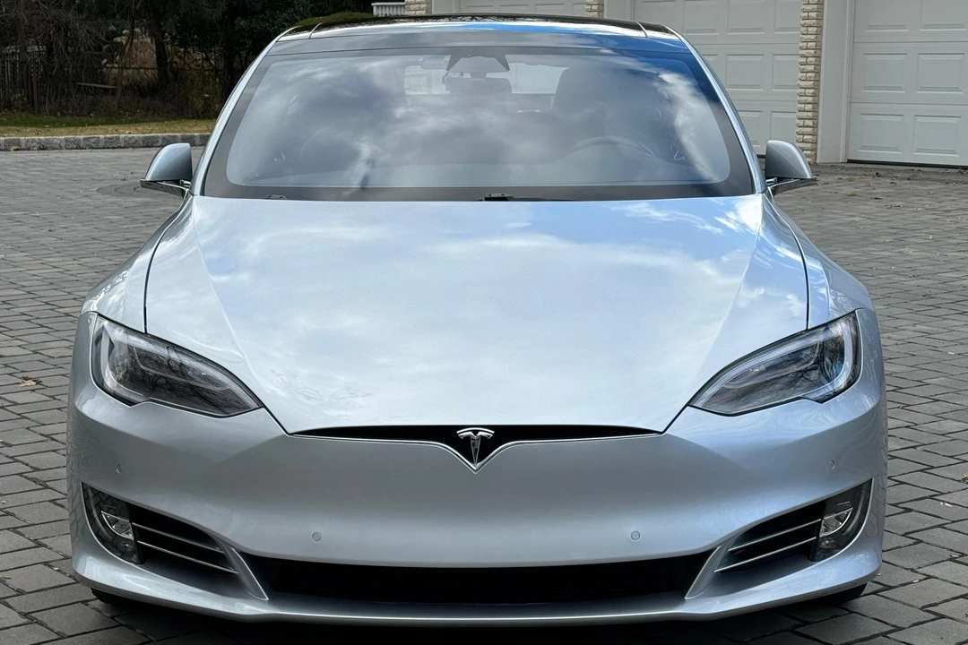 2017 Tesla Model S - Image 2 of 31