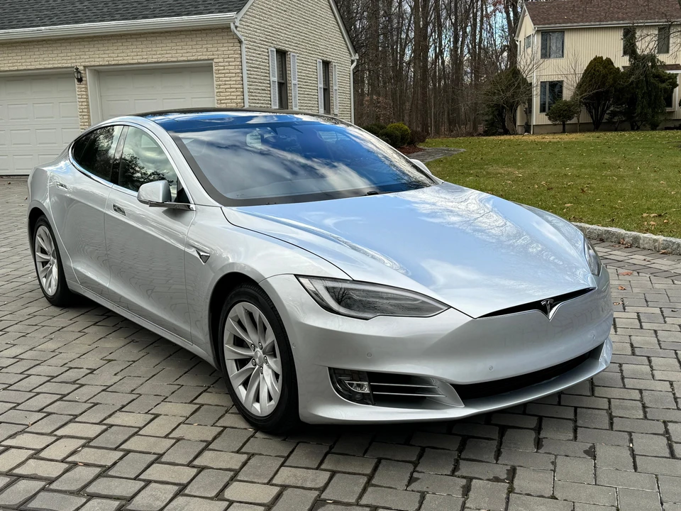 2017 Tesla Model S - Image 22 of 31